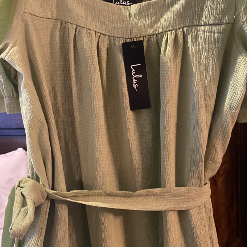 Sage green lulus dress NEVER WORN size l